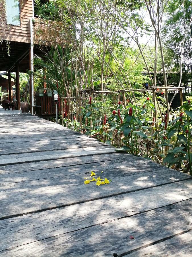 Rustic​ Charm​ Suphan​ Ban Tha Pong ภายนอก รูปภาพ